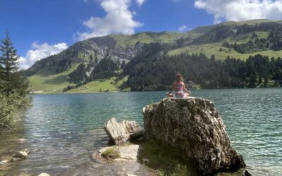 Les huit membres du Yoga